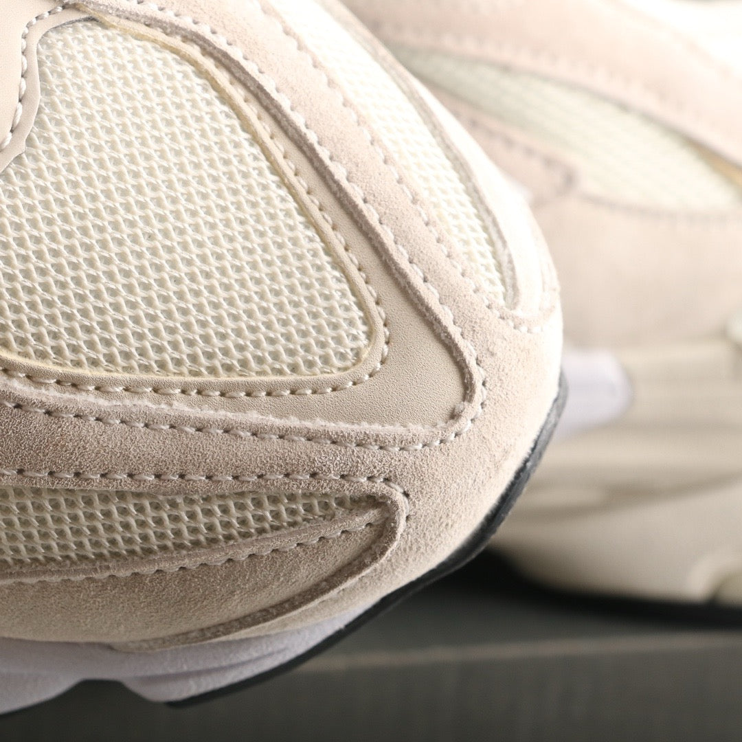 Aéron Runner Luxe – Minimalist Comfort with Urban Edge