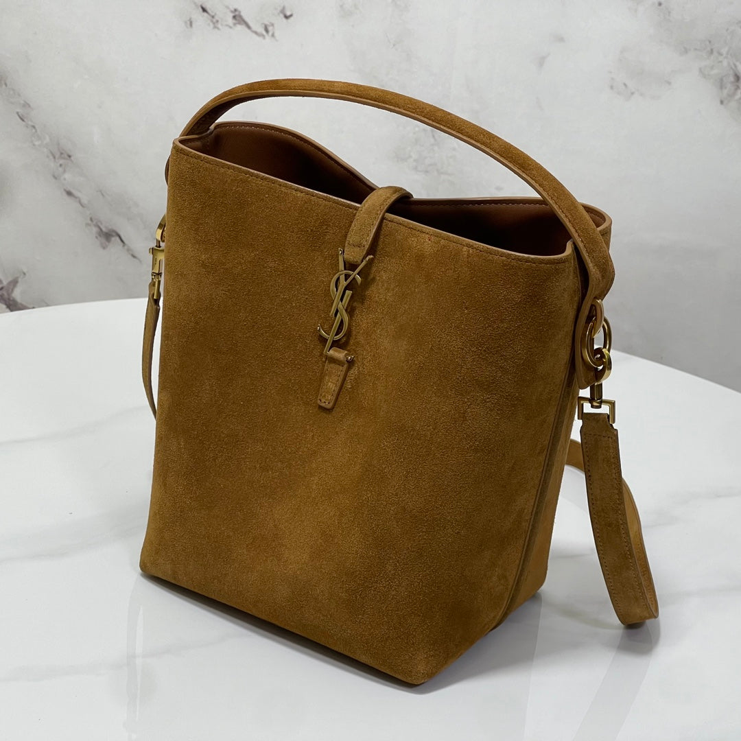 Velour Luxe Bucket Bag – Modern Parisian Sophistication