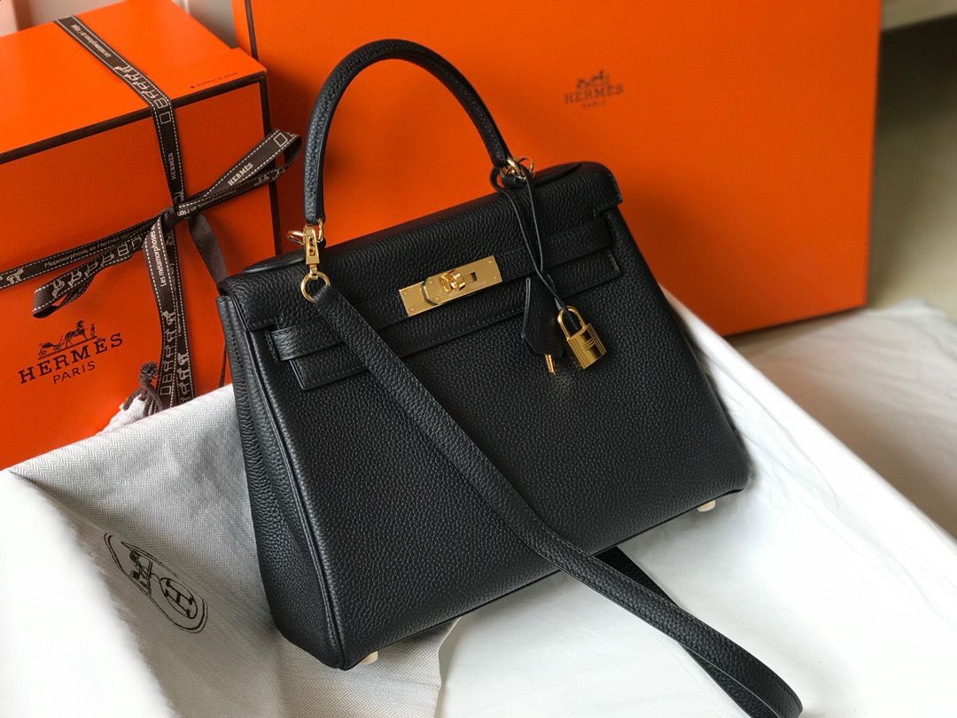 Femme Élégance Classic Top Handle Bag – Black Gold Edition