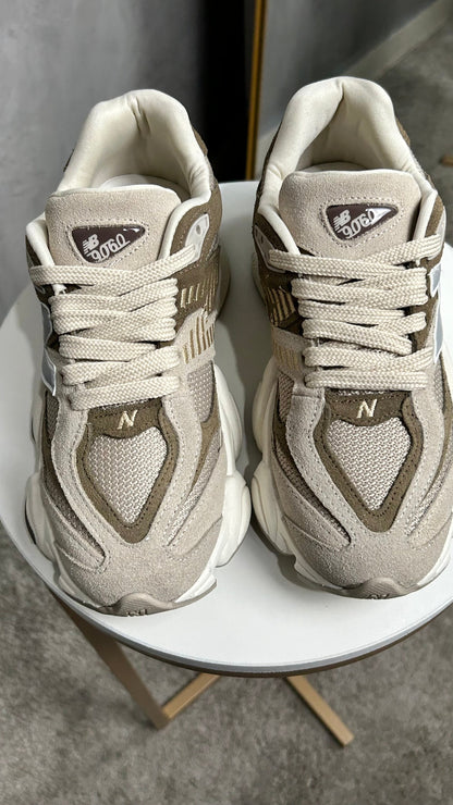 Femellee NovaLux Sneaker