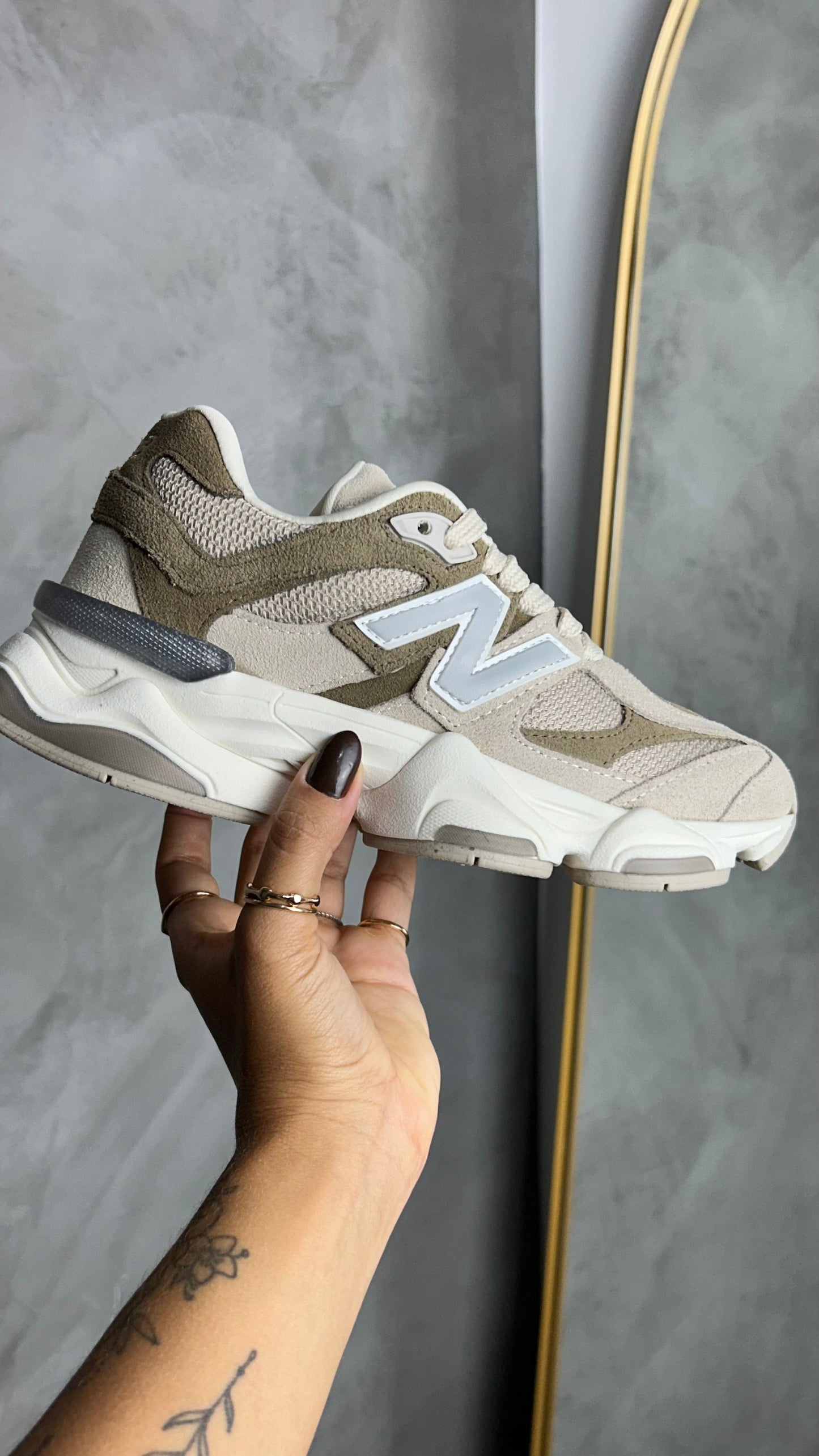 Femellee NovaLux Sneaker