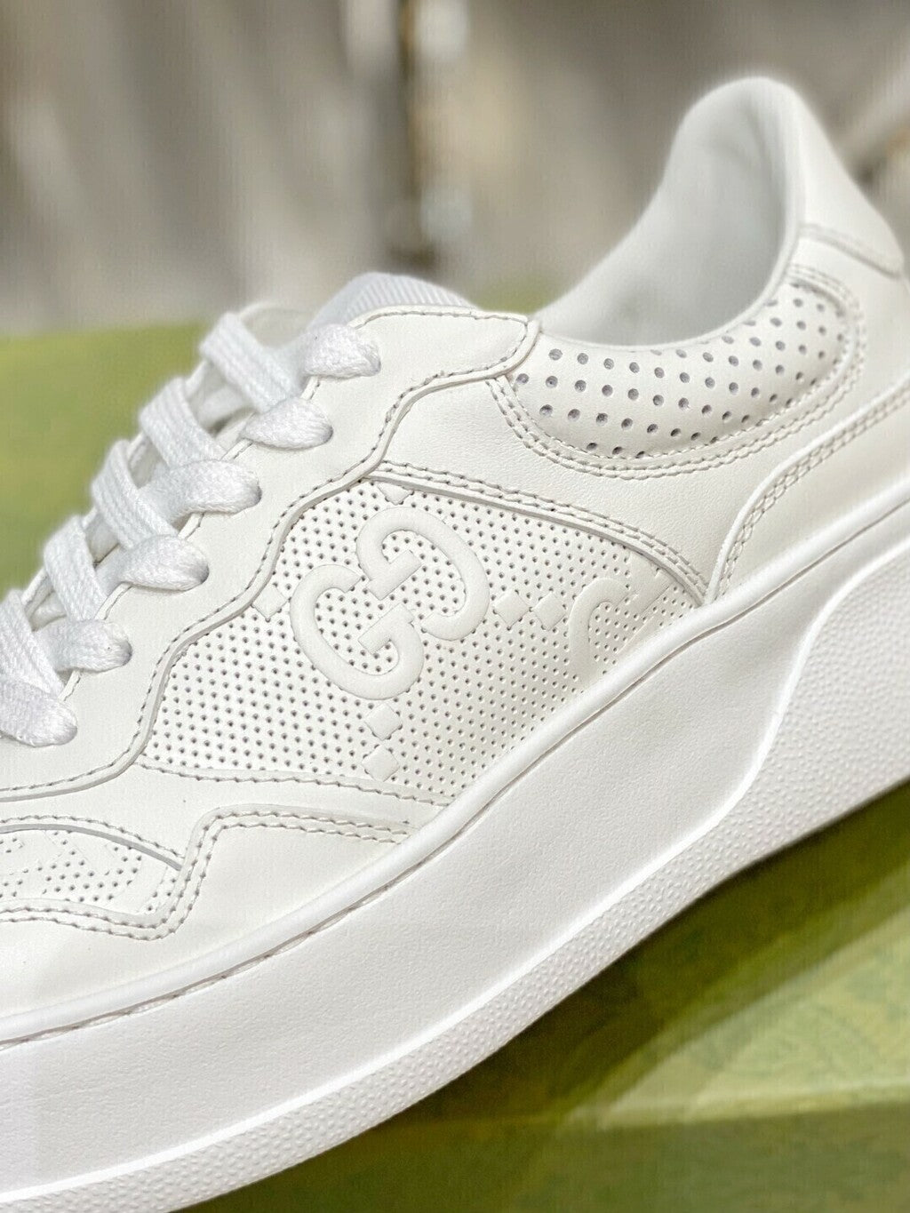 FemmeLux Comfort Sneaker – White Elegance Edition