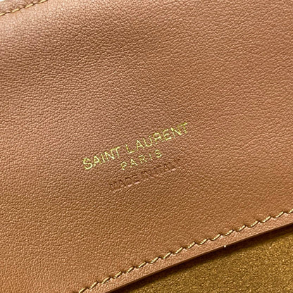 Velour Luxe Bucket Bag – Modern Parisian Sophistication