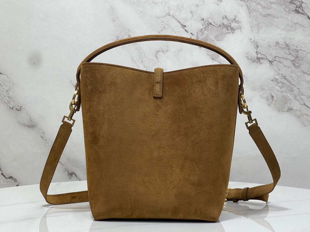 Velour Luxe Bucket Bag – Modern Parisian Sophistication