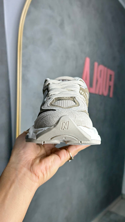 Femellee NovaLux Sneaker