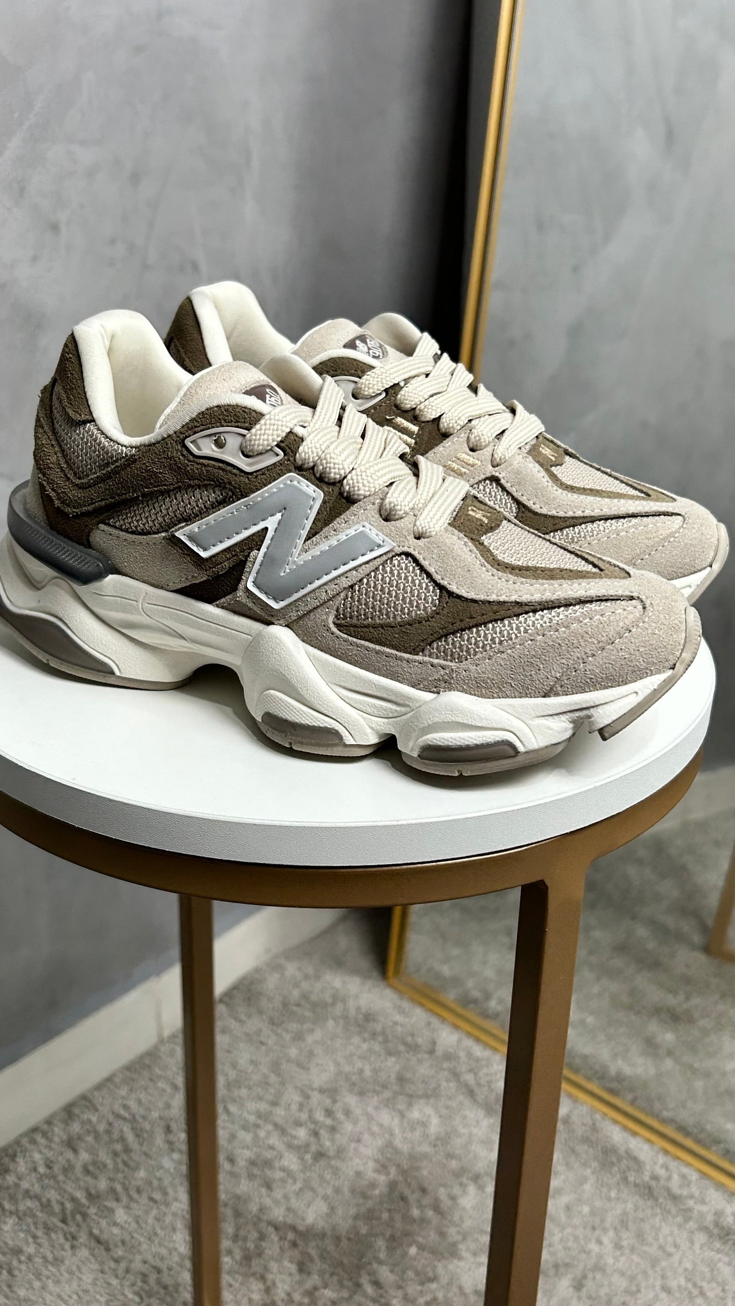 Femellee NovaLux Sneaker