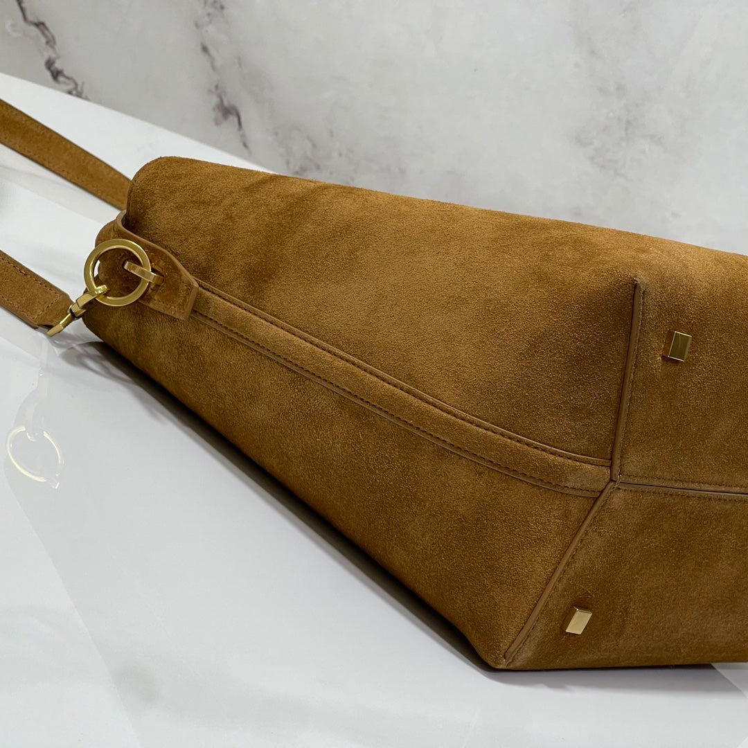Velour Luxe Bucket Bag – Modern Parisian Sophistication